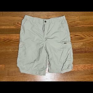 Columbia Men’s khaki cargo shorts 34”12”